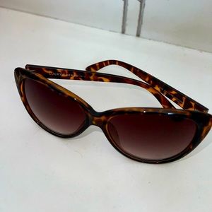 Lucky Brand tortoise, cat eye sunglasses